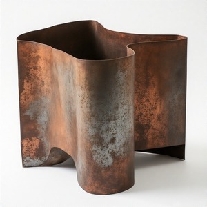 Olla de cesta de jardín de reliquia con acabado intrincado en tono plateado desteñido, perfecta para decoración colonial al aire libre o antigua - Product Image 3