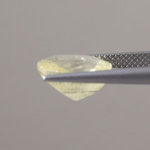 Zafiro Amarillo Natural Genuino Suelto |   Gema de 7.80 Quilates con Corte Cojín de 11.5x10.5mm, Certificada por NGTC, Grado AAA, para Fabricación de Joyería - Product Image 2