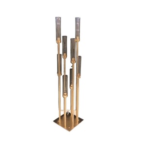 Bougeoir simple en or avec une forme cylindrique pour la décoration de la salle de mariage Bougeoir en métal Multi Design. - Product Image 3