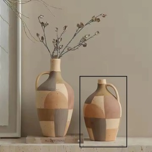 Vase blanc rond à double poignée latérale pour un décor élégant avec un long affichage d'événement parfait pour les mariages et le style de la maison - Product Image 1
