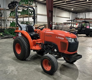 Tractor de Ruedas KUBOTA L2501 Usado 2021 con Motor de 80HP y Caja de Cambios con Bomba y Rodamientos - Product Image 1