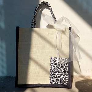 Bolsas de regalo de yute ecológicas de alta calidad con asas fuertes, tamaño personalizable y color, uso promocional, precios bajos al por mayor - Product Image 1