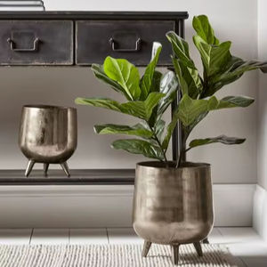 Maceta decorativa de metal de estilo vintage, ideal para exteriores, perfecta para jardines, balcones y exhibiciones de plantas en terrazas abiertas. - Product Image 1