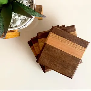 Posavasos de madera hechos a mano Posavasos de nogal negro sólido y madera de arce Posavasos de nogal cuadrados para decoración del hogar - Product Image 1