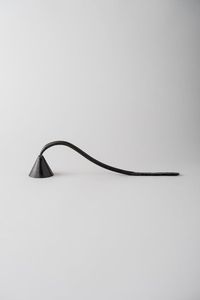 Éteignoir à bougie en fer de haute qualité, écologique, design unique fait main, décoratif et fonctionnel, parfait pour une table élégante - Product Image 4