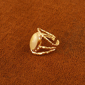 แหวนดีไซน์เนอร์ประดับควอตซ์รูทิเลเต็ดสีทองธรรมชาติ ชุบทอง ประดับด้วยอัญมณีรูปไข่เรียบเนียน เสริมโชคลาภ สำหรับผู้หญิงแฟชั่น - Product Image 2