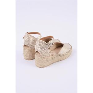 Alpargata cerrada con punta en cuña - Product Image 3