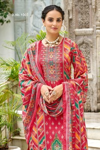 Ensemble de 3 pièces Kurtis Sharara en crêpe pur pakistanais de qualité supérieure avec imprimé numérique et broderie miroir originale pour femme - Product Image 2