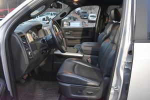 Dodge RAM 1500 Rebel Crew Cab 4WD 2018 d'occasion, conduite à gauche - Product Image 2