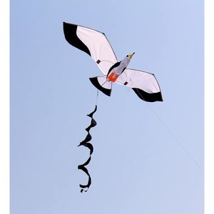 Cerf-volant à ligne unique BDT, jouet de plage en forme de mouette inclus Ligne de 30 m et bande stabilisatrice de 1,4 m, taille 140x55 cm - Product Image 1