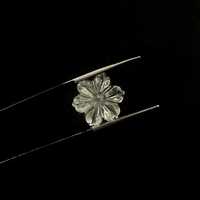 Charme en cristal de quartz sculpté à la main en forme de fleur, pierre précieuse en vrac de 12 mm pour bijoux
