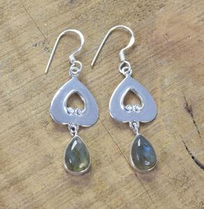 Boucles d'oreilles à l'aspect simple Boucles d'oreilles pendantes de style bohème Bijoux en argent Labradorite Gemstone 925 Boucles d'oreilles en argent sterling massif pour femmes - Product Image 3