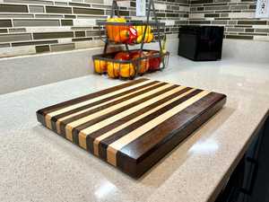 Planche à découper de cuisine éco-consciente Planche en bois artisanale pour maisons modernes, planche à fromage avec couteau en acier inoxydable - Product Image 6