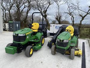 เครื่องตัดหญ้า John deeree x950r เครื่องตัดหญ้ามีความสามารถในการดูแลสนามหญ้าที่ยอดเยี่ยมเหมาะสำหรับเชิงพาณิชย์ - Product Image 3