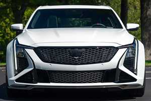 Cadillac CTS 2025 Usado, Diésel Oscuro, R20, Transmisión Manual de 6 Velocidades, 300-400 CV, Turbo, Techo Panorámico, Fibra de Carbono, Volante a la Izquierda, Estacionamiento - Product Image 2