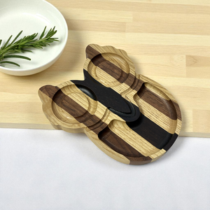 Plateau artisanal en bois haut de gamme, pièce d'art fonctionnelle, plateau de service en bois dur mélangé pour la décoration intérieure moderne - Product Image 3