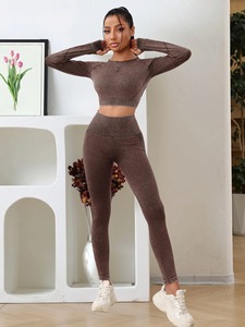 Top Tendance Nouveau Gym Workout Yoga Set Personnaliser Conception Slim Fit Femmes Survêtement Élégant Coton Respirant 2 Pièces Ensemble - Product Image 6