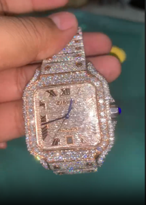 Montre en or rose entièrement sertie de diamants moissanite faite à la main sur mesure - Product Image 3