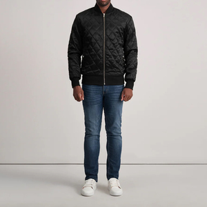 Veste universitaire matelassée noire pour homme avec fermeture à glissière et poches extérieures - Product Image 4