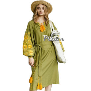 Vestidos Ucranianos Tejidos Ecológicos Lavables con Bordado, Manga Abullonada, Cuello en V Floral, Estilo Vintage, Largo hasta la Rodilla - Product Image 1