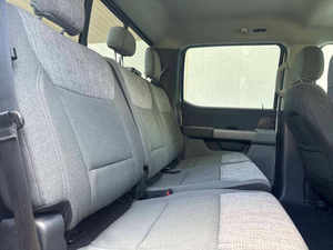 F-150 XLT 2023 d'occasion, conduite à gauche, faible kilométrage, transmission automatique, sièges en cuir, jamais accidenté et prêt à rouler - Product Image 4