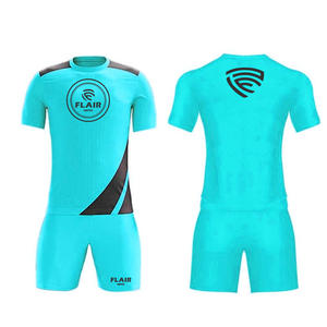 Conjuntos de uniformes de camiseta de fútbol de la mejor calidad OEM, diseño personalizado, transpirable y cómodo, para jóvenes jugadores masculinos, camiseta de fútbol - Product Image 4