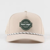 Gorra de Golf Personalizada InjaeVina de 5 Paneles, 100% Poliéster, Lona con Orificios Cortados con Láser, Parche de PVC, Parte Trasera Deportiva Impermeable de Plástico
