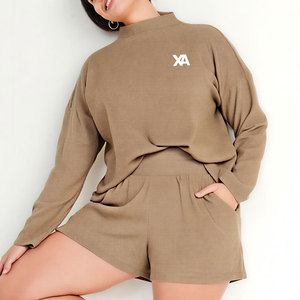 Ensemble d'été à col montant et short pour femme, tenue deux pièces en coton léger pour un style décontracté au quotidien - Product Image 1