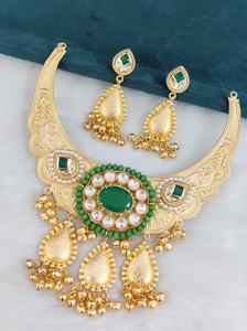 Ensemble de collier en fusion de doublet et de polki de qualité supérieure fait à la main, design magnifique, parfait pour les mariages, les occasions festives, les tenues de soirée - Product Image 3