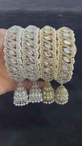 Bracelets colorés Kundan Latkan Bel ensemble de bijoux pour tenues traditionnelles et contemporaines disponibles au meilleur prix - Product Image 5