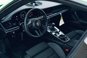 PORSCHE 911 CARRERA T COUPE 2023 EXTRÊMEMENT PROPRE, BOÎTE MANUELLE 7 VITESSES, MOTEUR BITURBO 6 CYLINDRES PLAT, PRÊT À LA LIVRAISON - Product Image 4