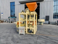 Ligne de production automatique de briques creuses en béton contrôlée par PLC, machine à fabriquer des blocs de ciment haute efficacité à faible consommation