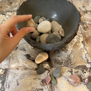 Tazón decorativo de estilo Retro de Metal, acento atemporal para regalo de inauguración de la casa, configuración de eventos de comedor o decoración inspirada en el patrimonio - Product Image 6