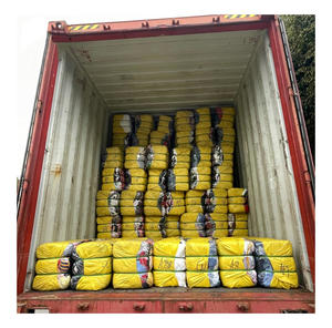 Jeans, T-shirts, Vestes, Casquettes d'occasion en balles – Vêtements pour adultes de qualité supérieure, assortis par catégorie, pour friperies et vente en gros - Product Image 5