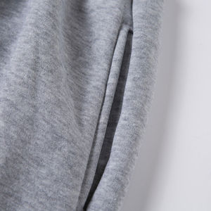 Conjuntos deportivos de gimnasio para hombre hechos a medida, ropa de calle de alta calidad, chándales grises con logotipo para deportes de invierno - Product Image 4