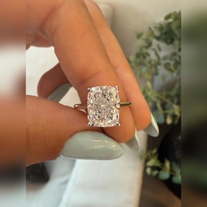 Bague de fiançailles en diamant de laboratoire taille coussin allongée 3 carats, certifiée IGI VVS1 VVS2, or massif 18 carats, couleur F, luxe, vente en gros - Product Image 3