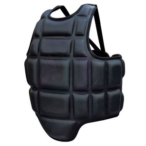 Protège-poitrine en cuir professionnel pour la boxe et les arts martiaux - Protection corporelle durable, respirante et légère - Product Image 5