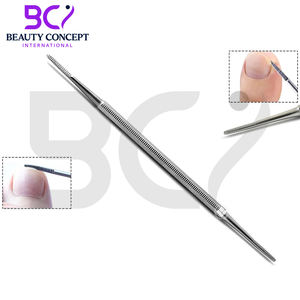 Boîtier en acier inoxydable noir avec fermeture éclair pour un ensemble professionnel et durable de soins des pieds, 7 pièces, instruments de podologie de haute qualité - Product Image 5