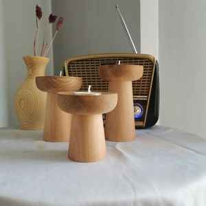 Venta al por mayor candelabros de madera rústica con soporte de metal hecho a mano artículos decorativos duraderos India mejores precios para regalos de Pascua - Product Image 1