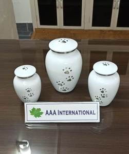 Wholesale Supplier of Top Quality Assorted Colorful Slating Paw Print Pet Cremation <b>Urn</b> Metal Funeral <b>Urn</b> - Product Image 4