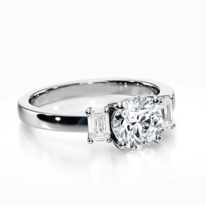 Bague de fiançailles à trois pierres en diamant de laboratoire de 2.00 carats avec couleur D et clarté VVS1 en or blanc 14 carats pour femme - Product Image 2