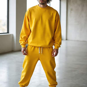 Conjunto Deportivo Informal de Moda para Hombre con Sudadera con Capucha y Pantalones Deportivos Cómodos, Opción de Logotipo Personalizado, Ligero y de Secado Rápido - Product Image 1