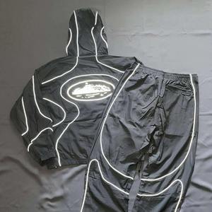 Chaqueta Cortavientos de Satén Tejido Unisex con Logotipo Personalizado, de Invierno, de Secado Rápido, con Franja Reflectante, de Alta Calidad, con Forro de Malla a Cuadros y Cremallera con Capucha - Product Image 4