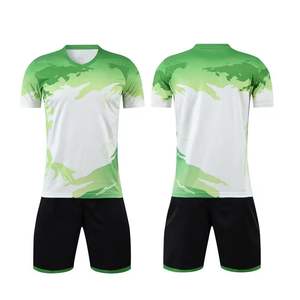 Personalizado de fútbol Jerseys Set Uniforme Chándal Desgaste Hecho en Pakistán - Product Image 5