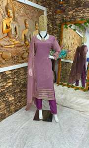 TOP ET PANTALON DE SOIRÉE AVEC FANTAISIE DUPPATA AVEC BRODERIE - Product Image 4