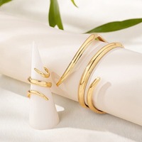 Ensemble de bijoux en spirale minimaliste Design géométrique à 3 couches Bracelet et bague à la mode Accessoires à usage quotidien