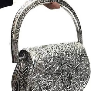 Pochette en laiton Glitzy de haute qualité avec des détails scintillants pour les organisateurs d'événements au prix de gros par HF CRAFTS - Product Image 1