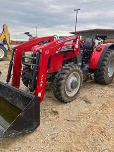 Tractor Massey Ferguson 4710 2020: Potencia Utilitaria Confiable con Eficiencia Moderna - Product Image 2