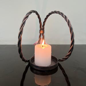 Portavelas de hierro trenzado llamativo soporte de pilar de mesa de Metal de hierro Vintage estilo de cuerda centro de mesa de fiesta de Navidad - Product Image 2