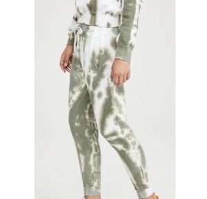 Survêtement pour femmes en vrac en gros minimal décontracté deux pièces ensemble de vêtements de détente élégant à la mode tous les jours tenue moderne - Product Image 6